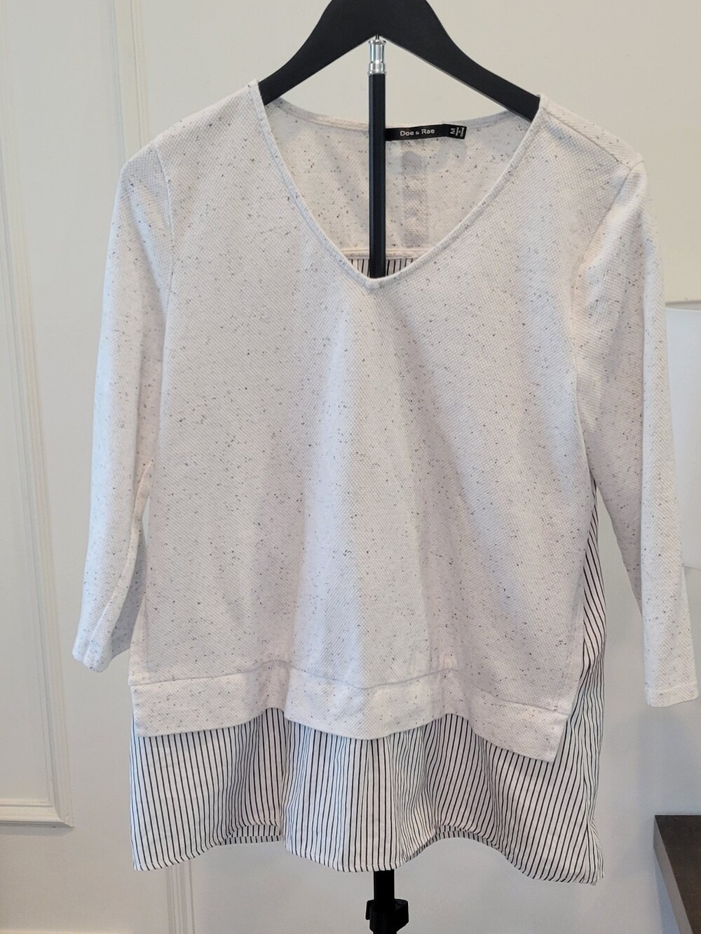 Doe & Rae White Speckled V-Neck with Striped Hem